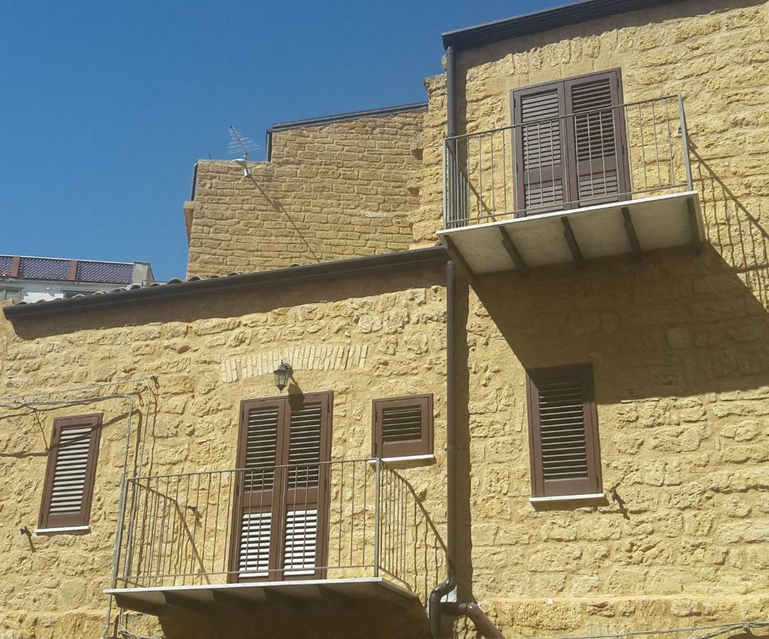 B&B A Due Passi Dal Centro Agrigento Eksteriør billede